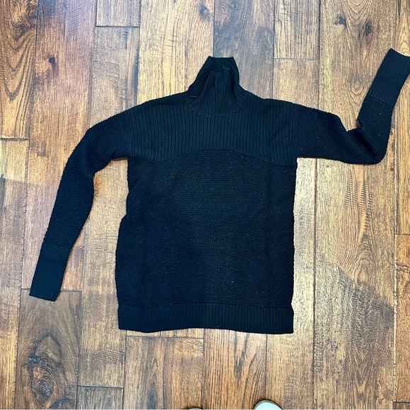 lululemon athletica Sweaters - Lululemon Sweater